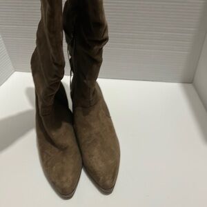 Universal Thread Suede Taupe/Junie Women's Boots Size 6.5